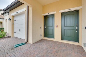 10063 Crooked Crk Dr, Unit 202 in Venice, FL - Foto de edificio - Building Photo