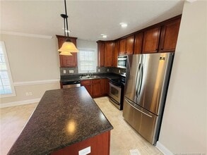5802 Kessinger Ct in Hope Mills, NC - Foto de edificio - Building Photo