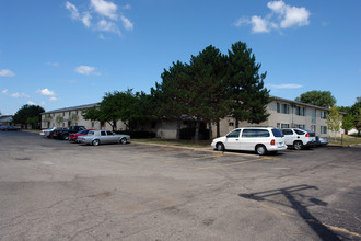 Park East Apartments in Warren, MI - Building Photo - Building Photo