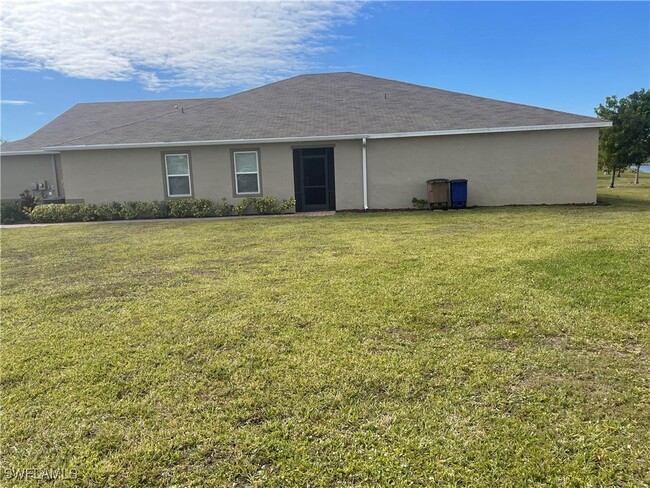 10709 Crossback Ln in Lehigh Acres, FL - Building Photo - Building Photo