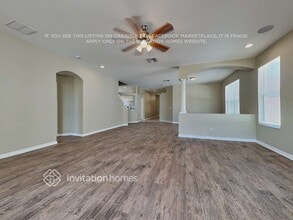 3044 Sunwatch Dr in Wesley Chapel, FL - Foto de edificio - Building Photo