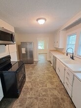 1209 S Greene St in Greenville, NC - Building Photo - Building Photo