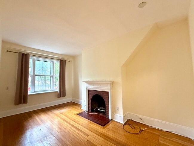 188 Marlborough St, Unit 4