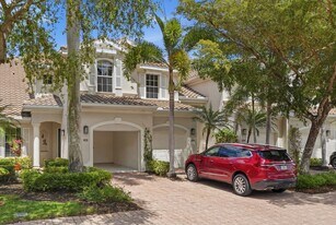 12854 Carrington Cir in Naples, FL - Building Photo