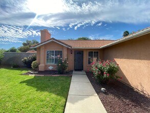 4414 Royal Pine Cir in Riverside, CA - Building Photo - Building Photo