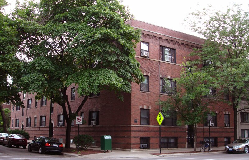 2752 N Mildred Ave in Chicago, IL - Building Photo