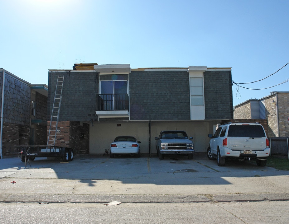 2408 Pasadena Ave in Metairie, LA - Building Photo