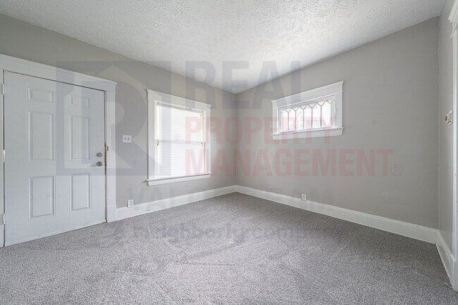 3196 E 134th St in Cleveland, OH - Building Photo - Building Photo