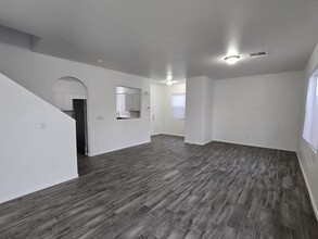 6430 Swift Fox Ct in Las Vegas, NV - Building Photo - Building Photo