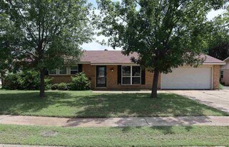 4600 Sierra Madre Dr in Wichita Falls, TX - Building Photo