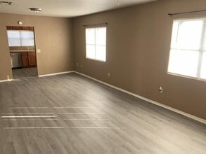137 S Lowry St in Stillwater, OK - Building Photo - Building Photo