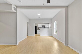 405 Medina St, Unit B in Houston, TX - Building Photo - Building Photo