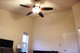 300 Parkin St in Baltimore, MD - Building Photo - Building Photo