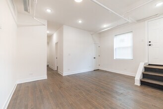 1356 W Granville Ave in Chicago, IL - Building Photo - Building Photo