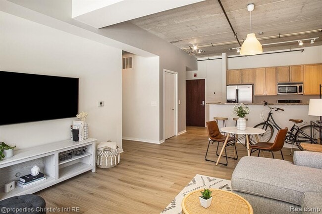 3670 Woodward Ave in Detroit, MI - Building Photo - Building Photo