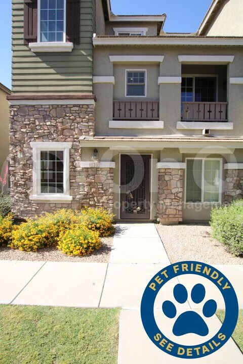 1366 S Sabino Dr in Gilbert, AZ - Building Photo