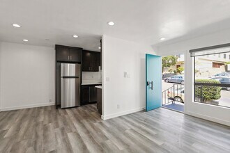 900 W College St, Unit 1A in Los Angeles, CA - Building Photo - Building Photo
