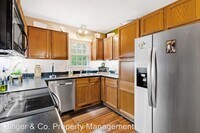 127 Crookham Ct photo'