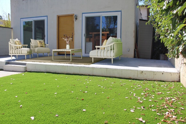 1037 Pleasantview Ave, Unit A in Venice, CA - Building Photo - Building Photo