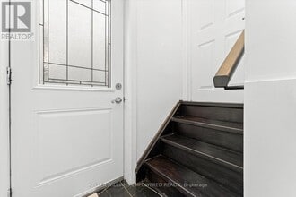 65 Murray Dr in Aurora, ON - Building Photo - Building Photo