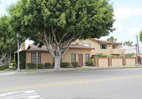 4471 Green Ave in Los Alamitos, CA - Foto de edificio - Building Photo