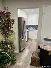 47 Olcott Way in Ridgefield, CT - Foto de edificio - Building Photo