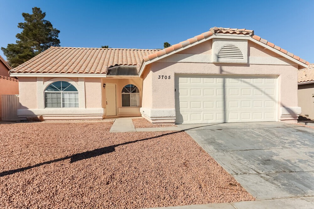 3705 Iverson Ln in North Las Vegas, NV - Building Photo