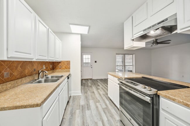 4218 Crestwood Dr in Garland, TX - Building Photo - Building Photo