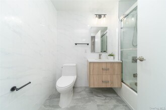 131-19 Fowler Ave in Queens, NY - Building Photo - Building Photo