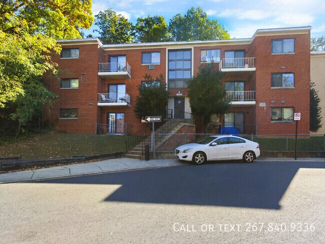 4040 Livingston Rd SE in Washington, DC - Foto de edificio - Building Photo