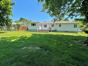 136 Truman Rd in Newton, MA - Building Photo - Building Photo