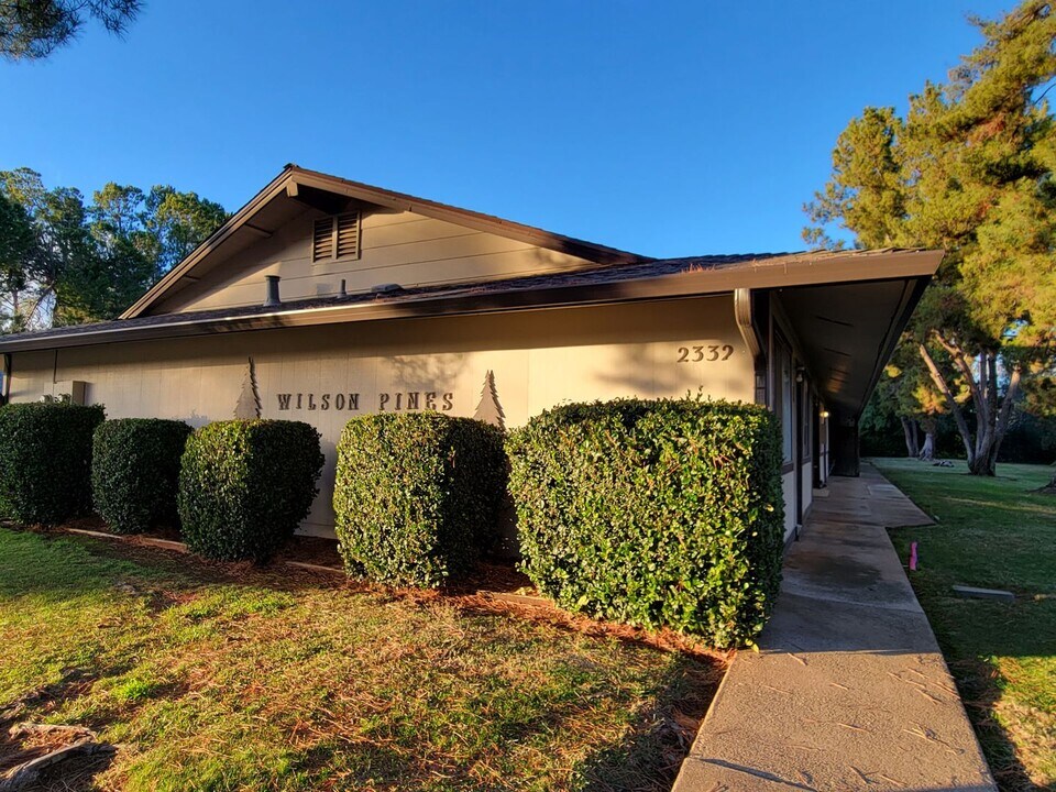 2332 Wilson Ave in Redding, CA - Building Photo