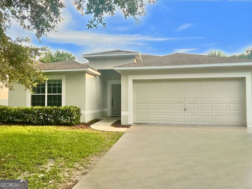 230 Pine Bluff Dr in Kingsland, GA - Building Photo