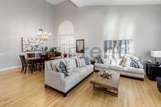 9420 Greenham Cir in Las Vegas, NV - Building Photo - Building Photo