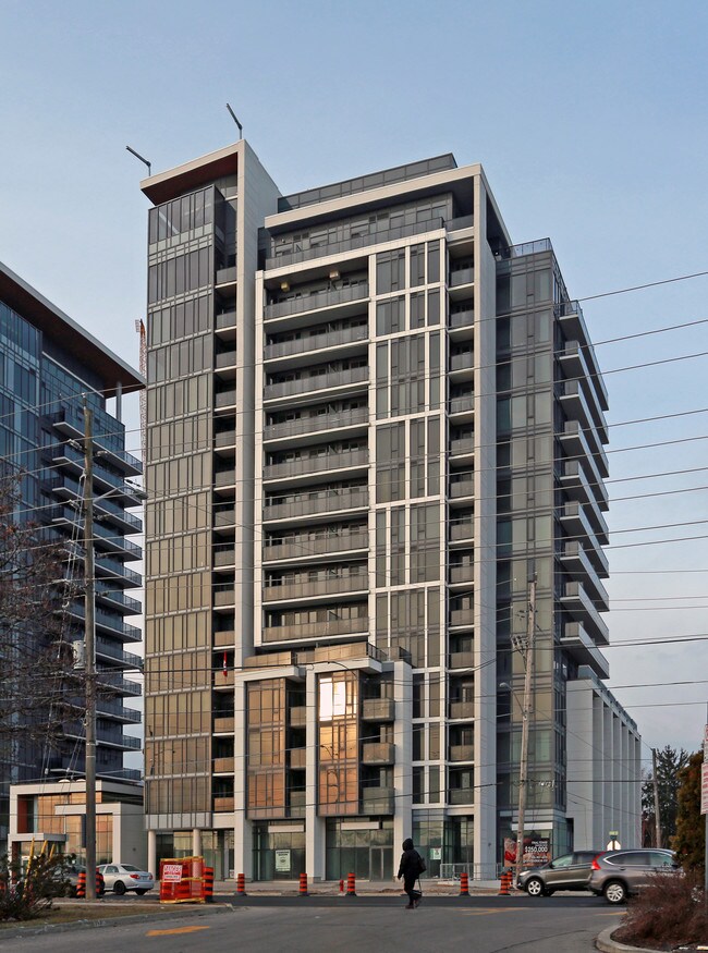 9612 Yonge St in Richmond Hill, ON - Building Photo - Building Photo