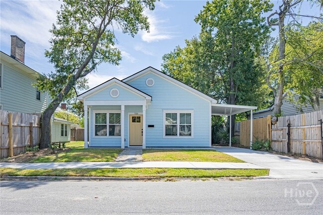 property at 725 E 39th St