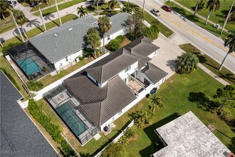 10600 McGregor Blvd in Ft. Myers, FL - Building Photo - Building Photo