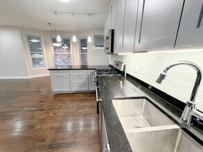 2700 N Ridgeway Ave in Chicago, IL - Building Photo - Building Photo