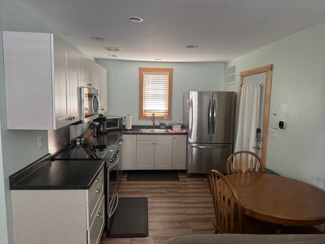 1832 Campeau St, Unit IrishLoft