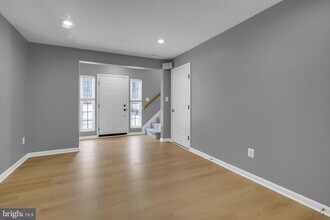 20863 Cosworth Terrace in Cascades, VA - Building Photo - Building Photo