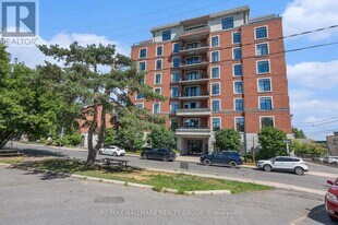 327 Breezehill Ave S in Ottawa, ON - Building Photo