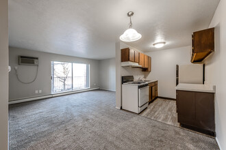 Summit Ridge Apartments in Akron, OH - Building Photo - Interior Photo