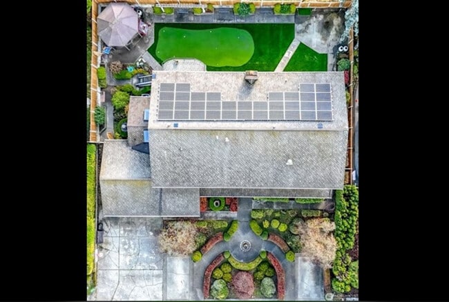 8228 24th St Ct W in Tacoma, WA - Foto de edificio - Building Photo