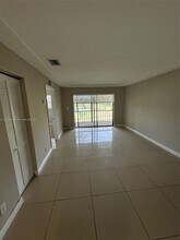 8060 Fairview Dr, Unit 201 in Tamarac, FL - Building Photo - Building Photo