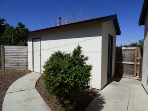 161 W Los Angeles Dr in Vista, CA - Building Photo - Building Photo