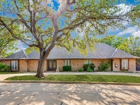 412 Oakmont Ln N in Fort Worth, TX - Building Photo