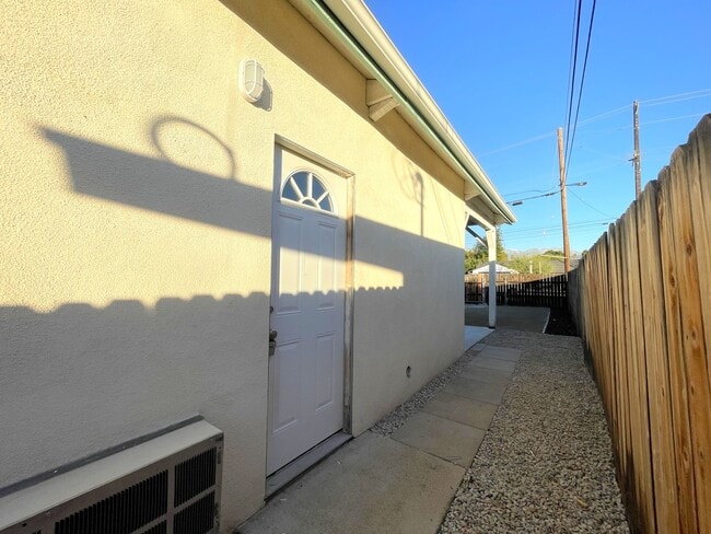 1334 E Brockton Ave in Redlands, CA - Building Photo - Building Photo
