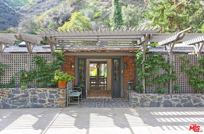 property at 2673 Mandeville Canyon Rd
