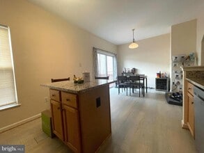 14286 Glade Spring Dr in Centreville, VA - Building Photo - Building Photo