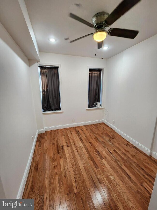 34 E Silver St-Unit -1 in Philadelphia, PA - Foto de edificio - Building Photo